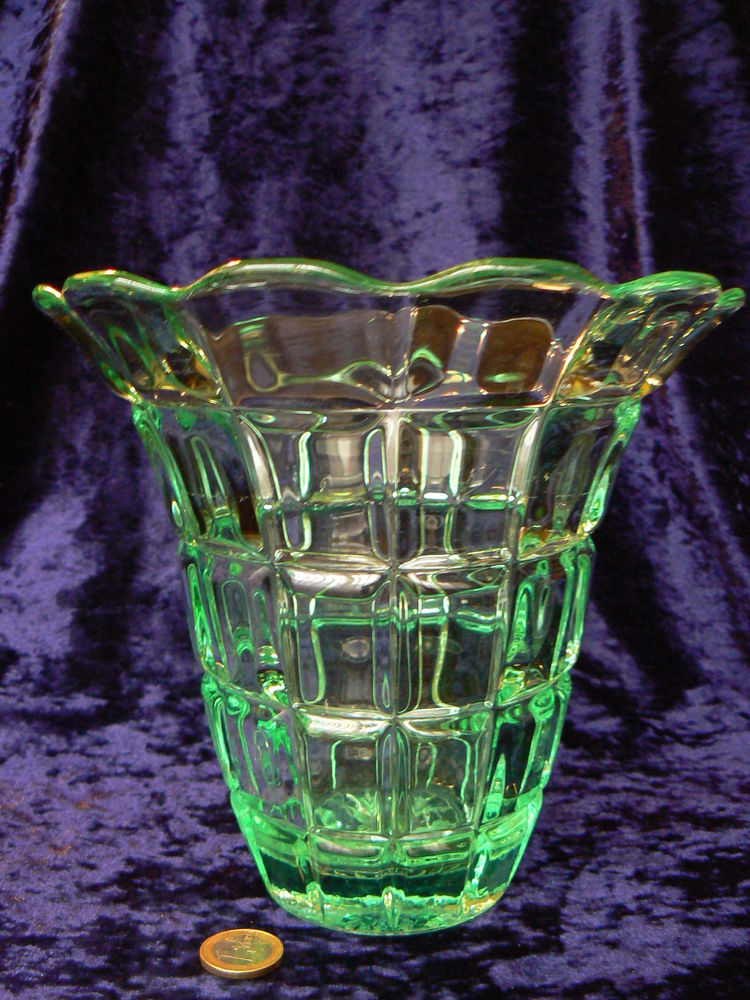 Beau Vase Art D�co en Ouraline Ancien
50 Paris 19 (75)