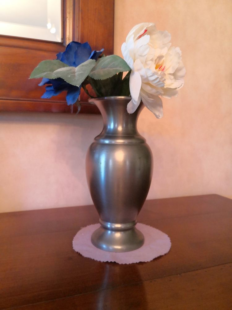 Beau vase en �tain 95% fait main sign� - id�e de cadeau. 29 Tournefeuille (31)