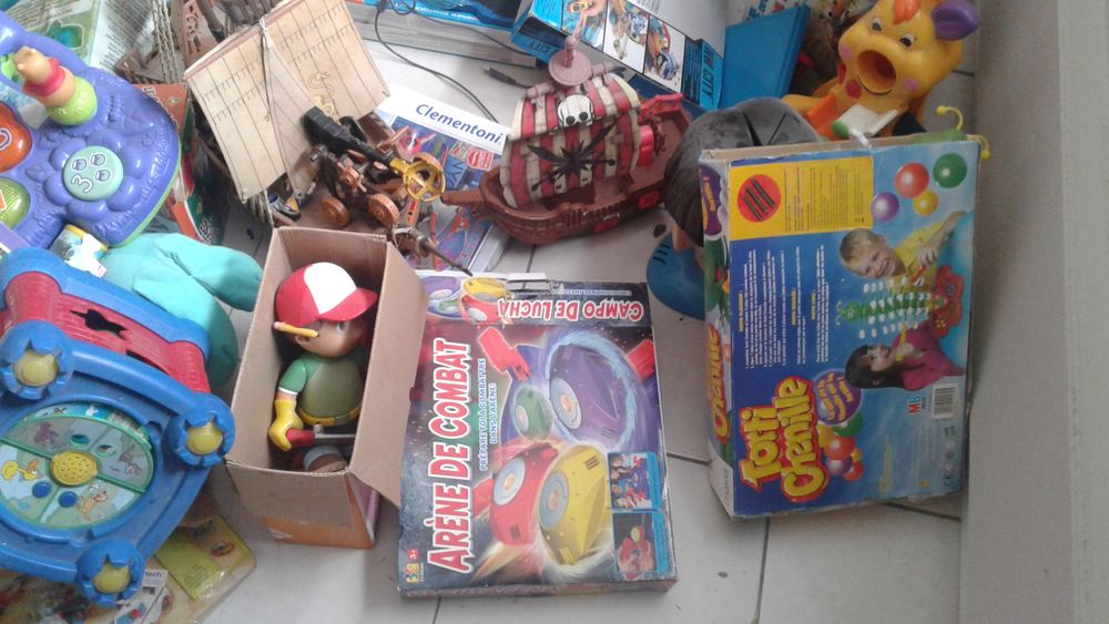 Beaucoup de jouets 2 La Ferri�re (85)