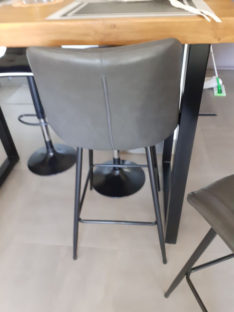 2 beaux tabourets bar etat neuf 100 San-Nicolao (20)
