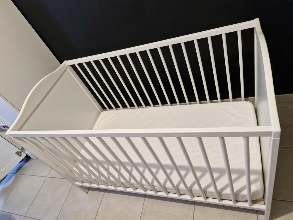 Lit b�b� 60x120 cm + matelas 70 V�nissieux (69)