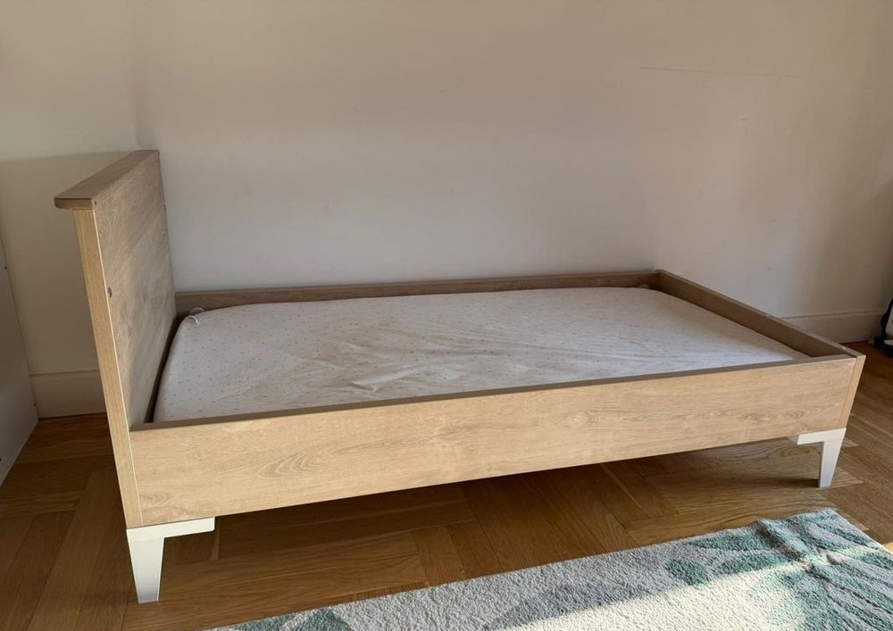 Lit b�b� barreau evolutif  Galipette  ch�ne blond (70X140cm) 150 Paris (75)