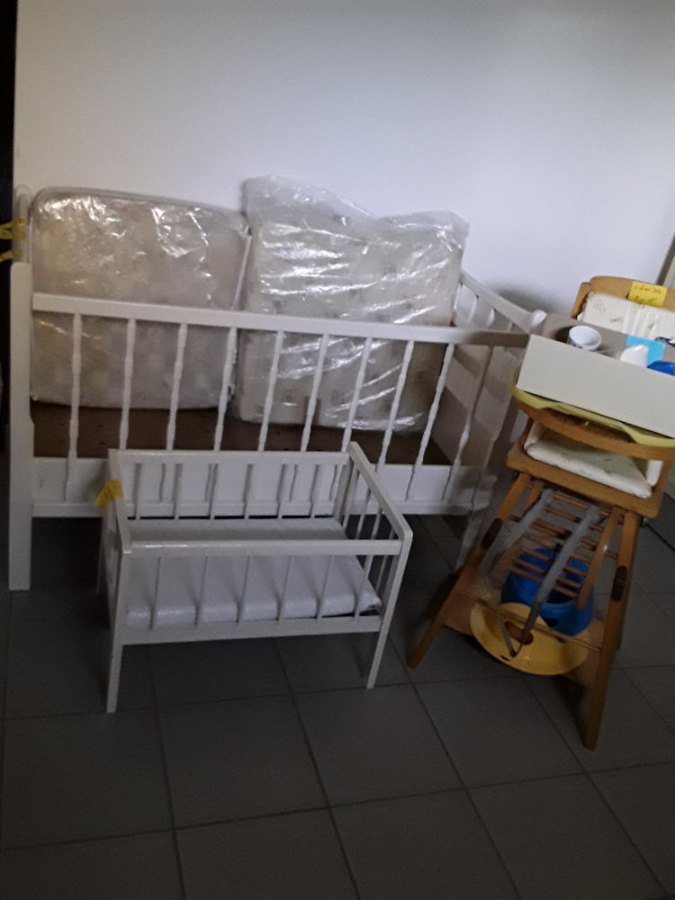 lit bebe blanc et chaise  bebe 68 Gorron (53)