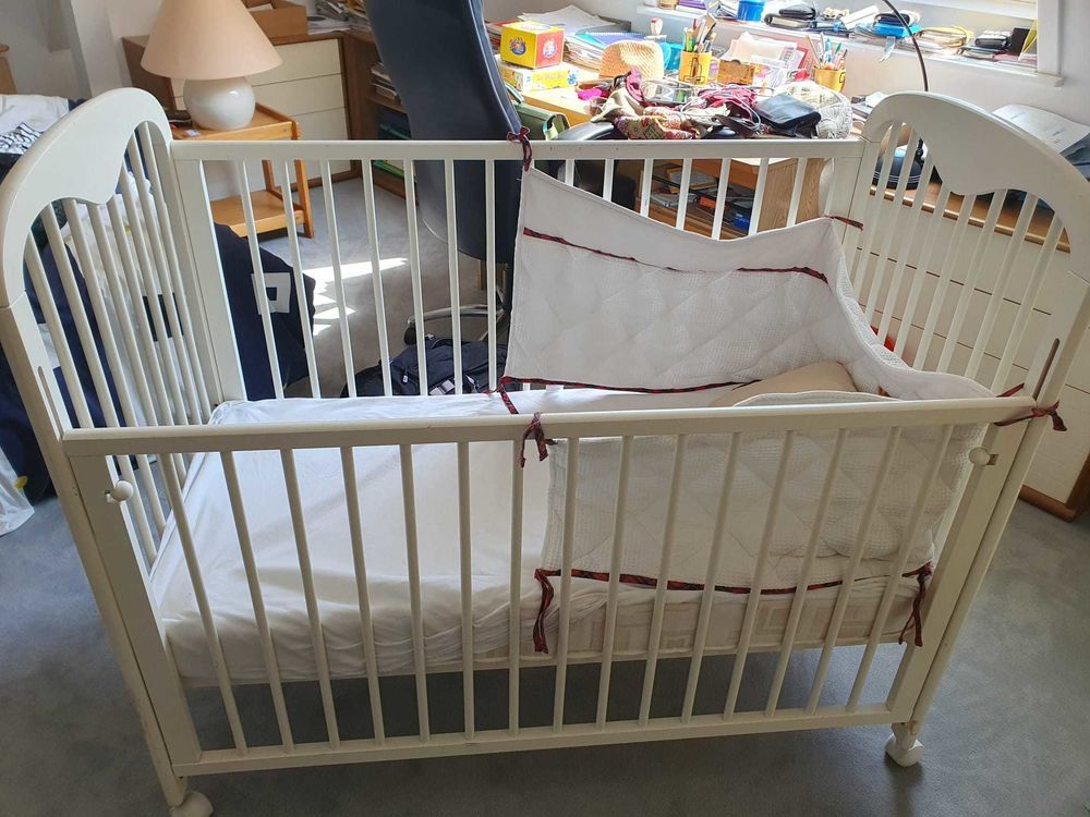 Lit B�b� bois laqu� 40 Huttenheim (67)