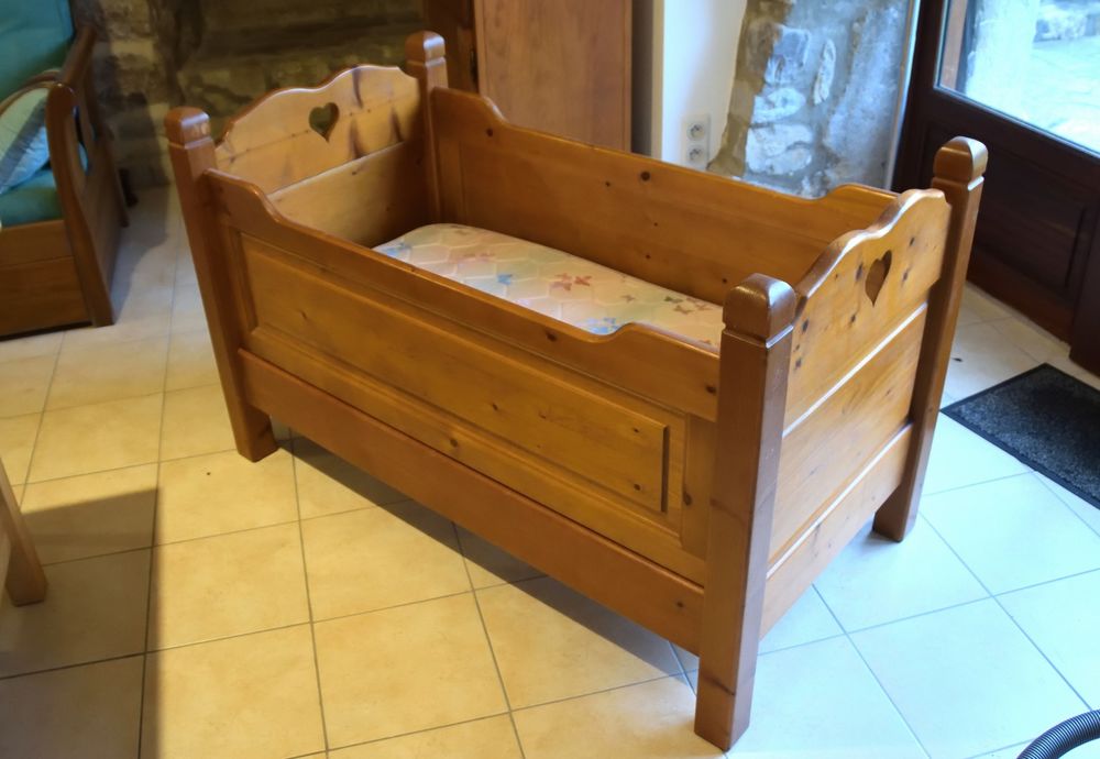 Lit b�b� bois pin massif 60 Saint-Martin-le-Vinoux (38)