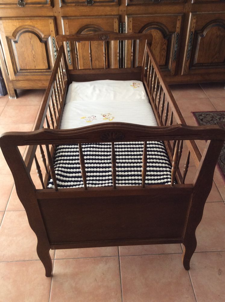 Lit b�b� en ch�ne 50 Mandelieu-la-Napoule (06)