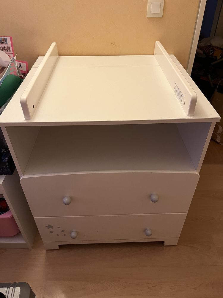 Lit b�b� et commode 100 Ach�res (78)