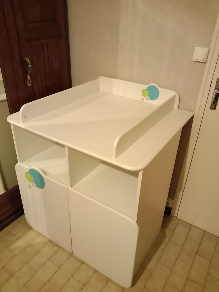 LIT BEBE ET COMMODE 100 Amplepuis (69)