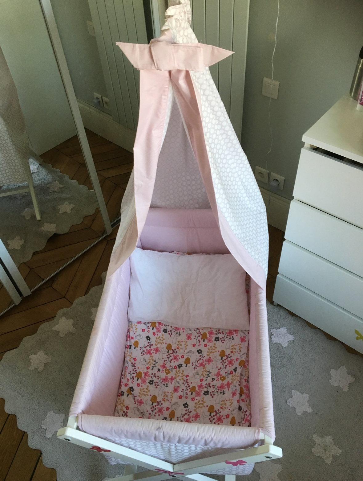 Lit b�b� fille 50 Paris 9 (75)