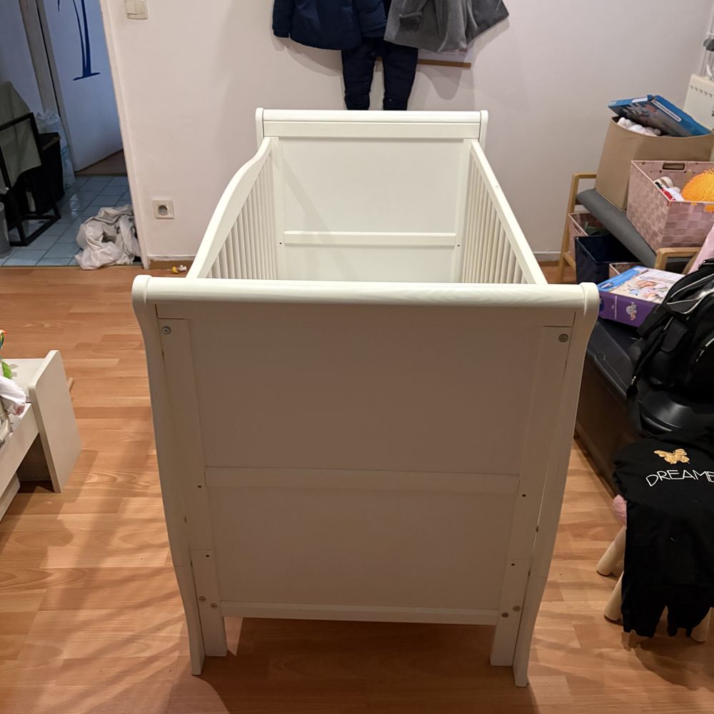 Lit b�b� et matelat 60 Villeneuve-sur-Yonne (89)