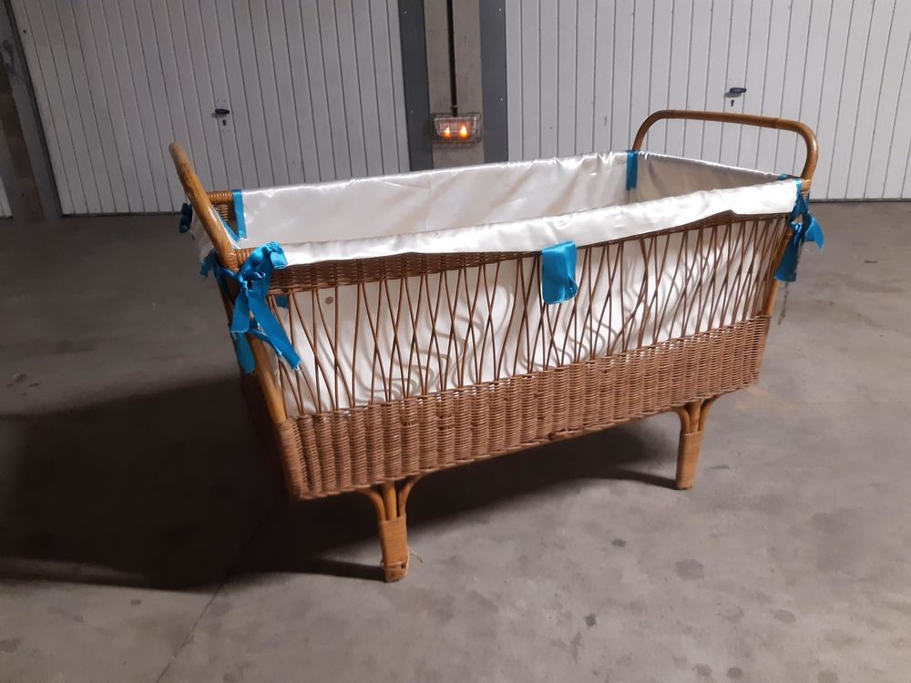 Lit b�b� en osier vernis 100 Rennes (35)