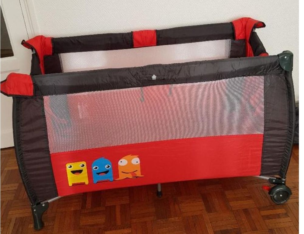 Lit b�b� parapluie 40 Courbevoie (92)