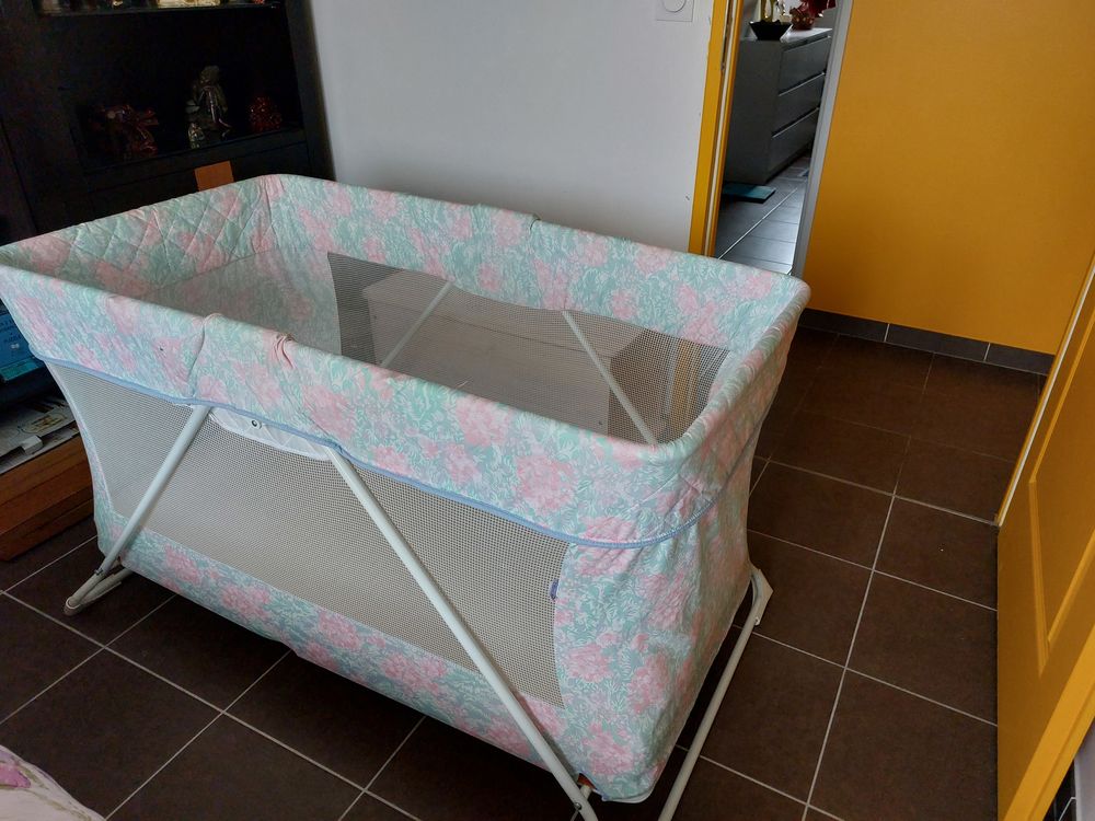 lit b�b� parapluie 20 Breuillet (17)