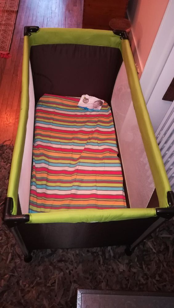 Lit b�b�, pliable, pour voyages 40 Jaunay-Clan (86)