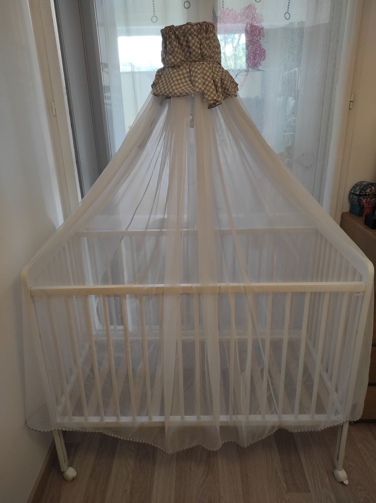 Lit b�b� roulette + ciel de lit + tour de lit 80 Cenon (33)