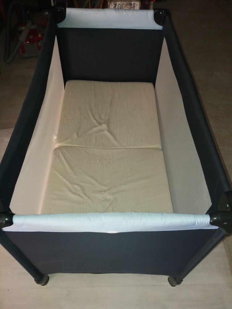 Lit b�b�  trottine. 15 Faverolles (80)