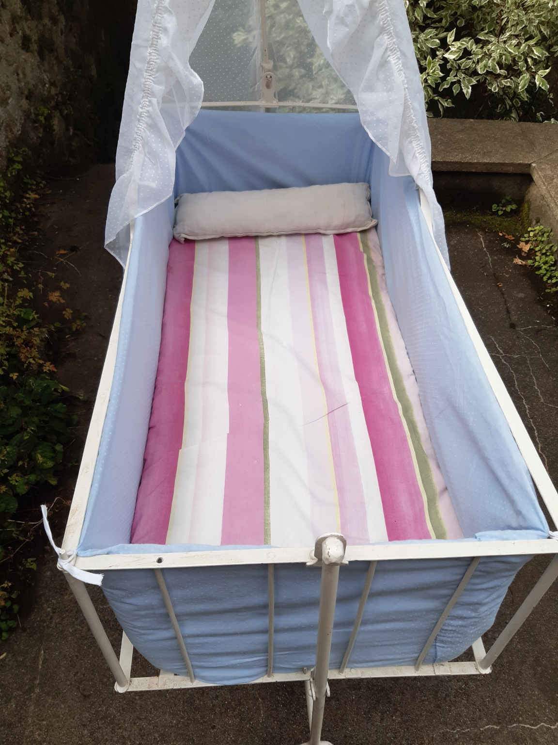 Lit B�b� vintage mais tr�s pratique 45 Villeurbanne (69)