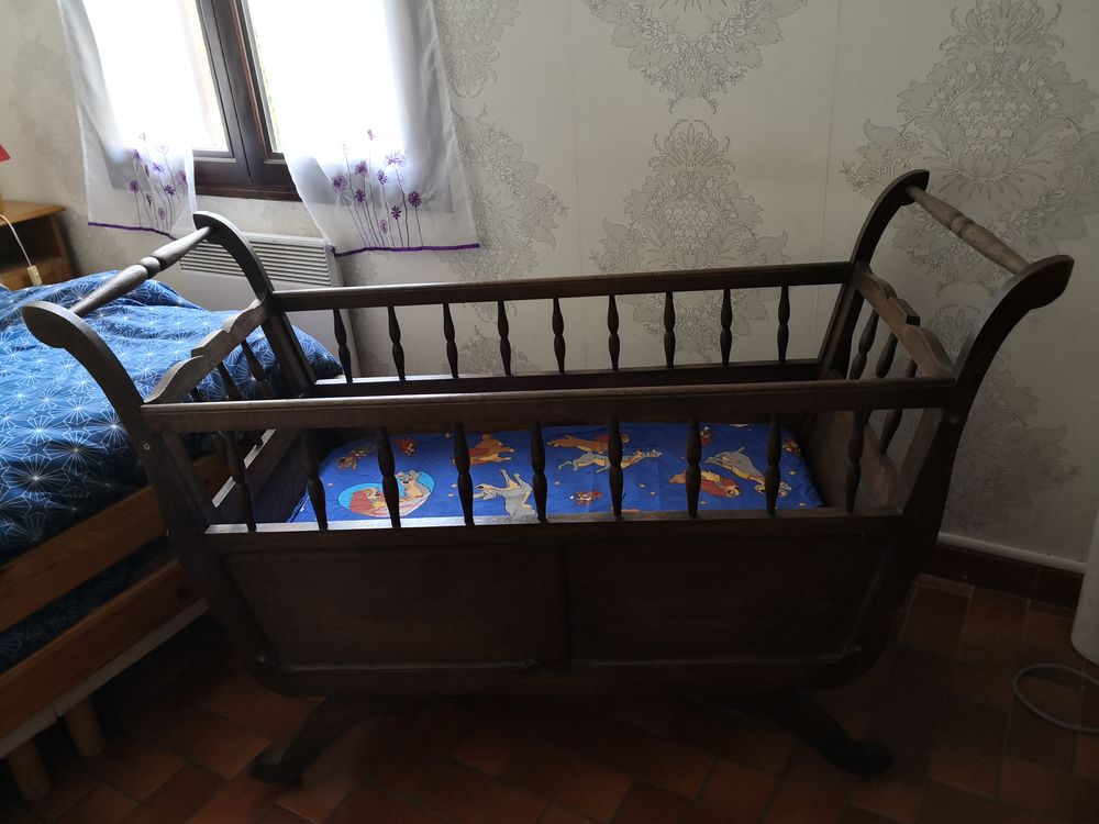 lit bebe 45 Camaret-sur-Aigues (84)