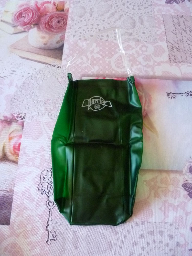 Lot Belin Perrier Nestl� Kitkat marques pub gla 3 F�ves (57)