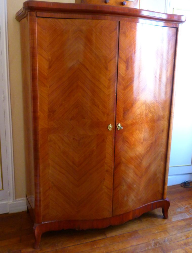 BELLE ARMOIRE  ANCIENNE GALB�E '' BOIS DE ROSE '' 350 Paris 17 (75)