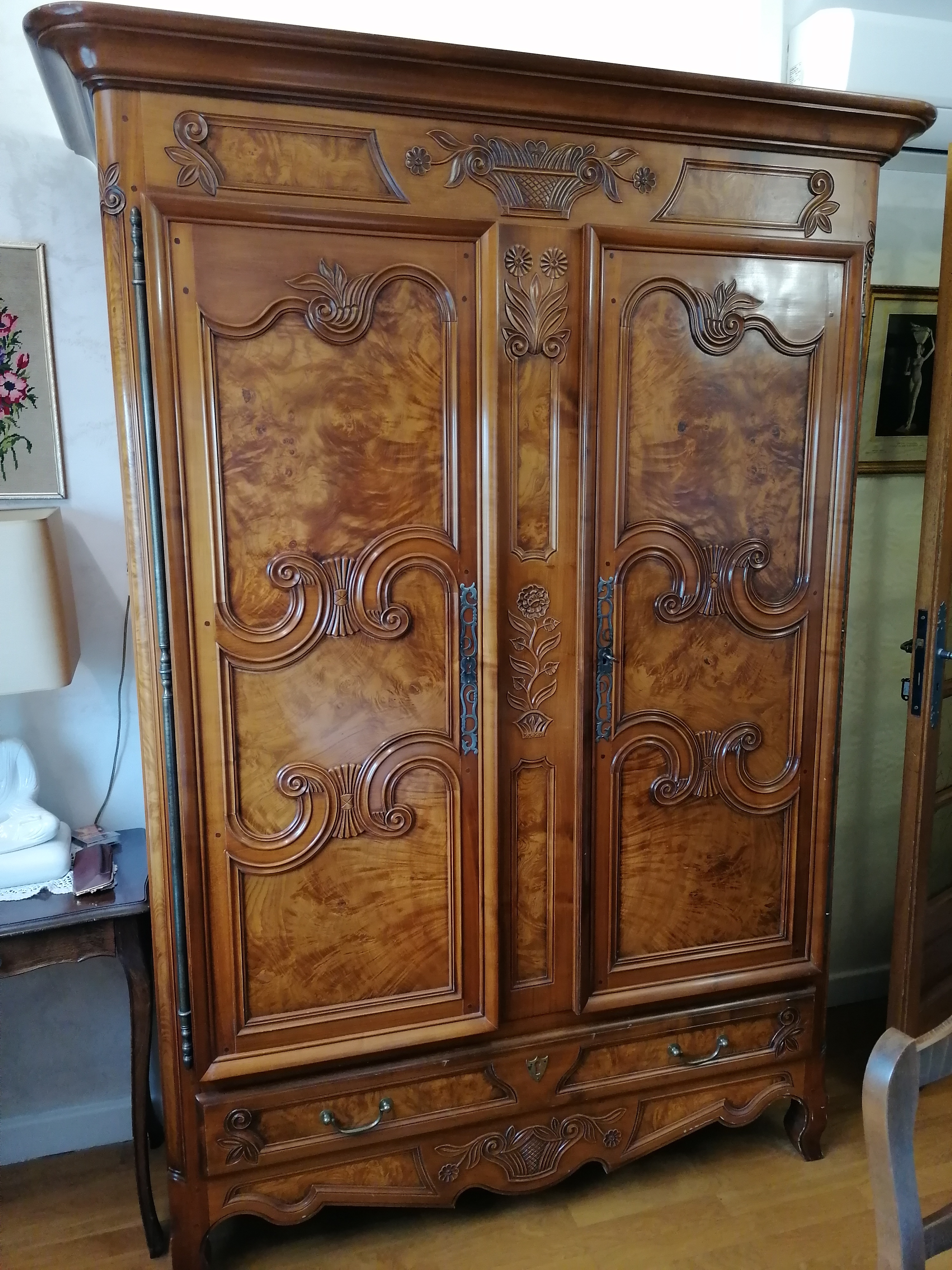Belle armoire bressane contemporaine 600 Francheville (69)