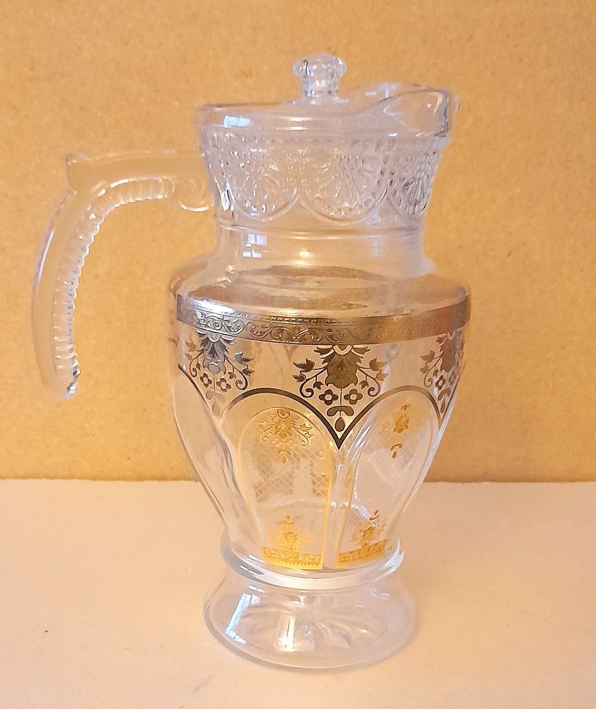 Belle carafe en verre  d�cor�e  10 Toulouse (31)