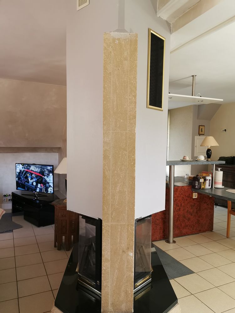 Belle chemin�e double face.
0 Saint-Martin-Valmeroux (15)