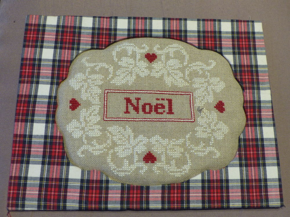 belle d�coration suspension   NOEL   POINT DE CROIX 12 Roclincourt (62)