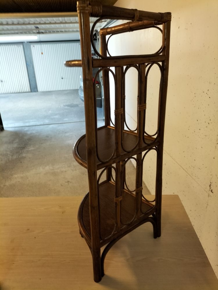 Belle �tag�re d angle en bambou 60 Bormes-les-Mimosas (83)