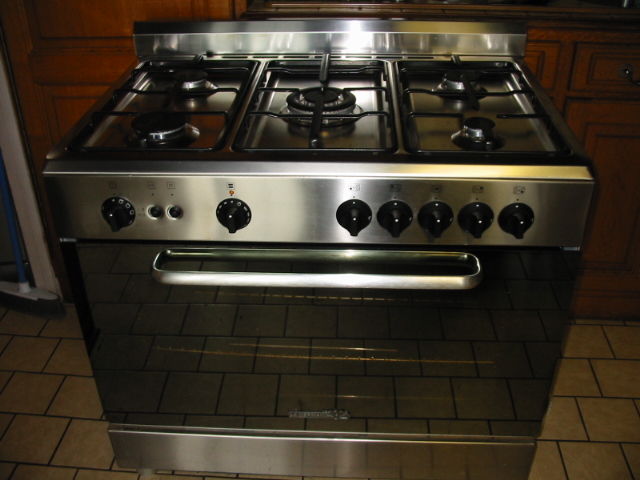 Belle gazini�re tout inox 5 feux 300 Montsecret (61)