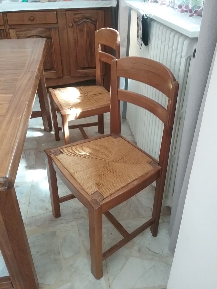 Belle et grande table rectangulaire et ses 4 chaises assorti 380 Louvres (95)