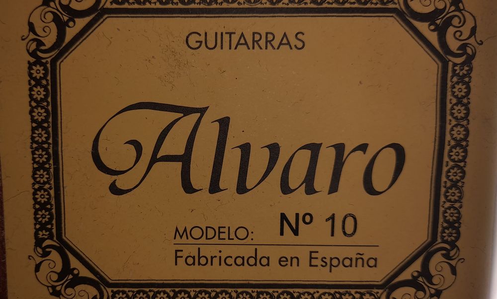 Belle guitare de 3/4  pour enfants et adulte, 
35 Nice (06)