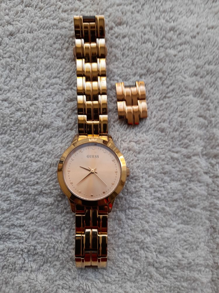 Belle montre Guess Ladies analogique Quartz port�e 3 fois 65 Cuers (83)