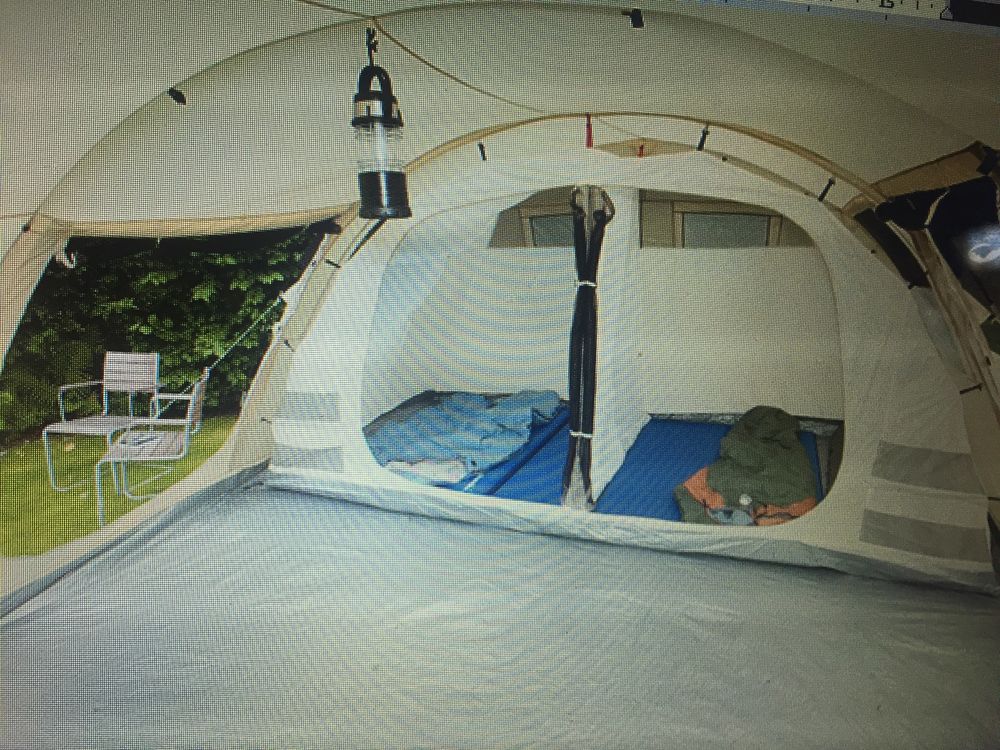 Belle occasion : Tente tunelle de 8 places 300 Marlieux (01)