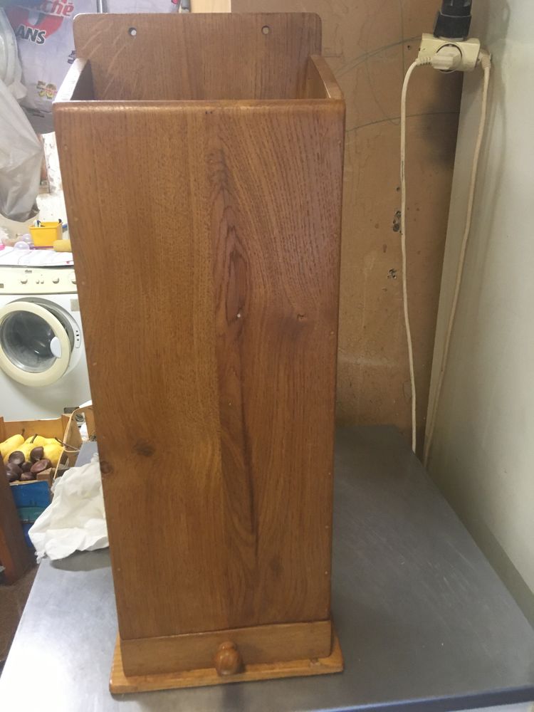 belle pani�re � pain en ch�ne massif 30 B�darrides (84)