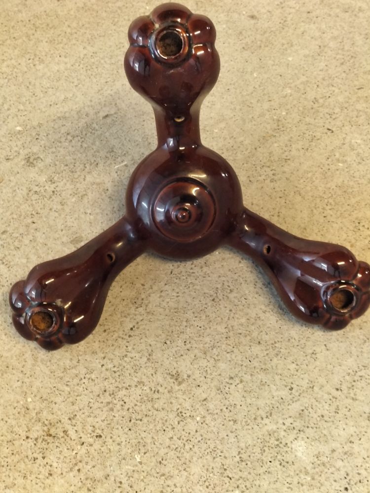 Belle pi�ce en faience 30 Bormes-les-Mimosas (83)