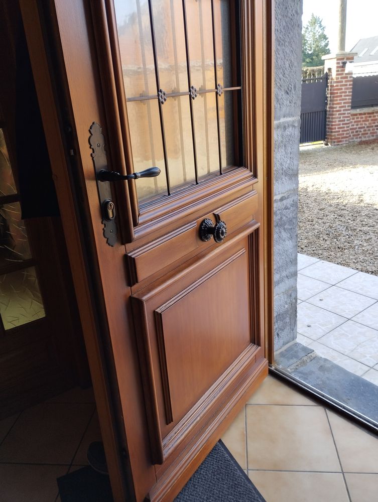 Belle porte d'entr�e en bois exotique 270 Le Quesnoy (59)