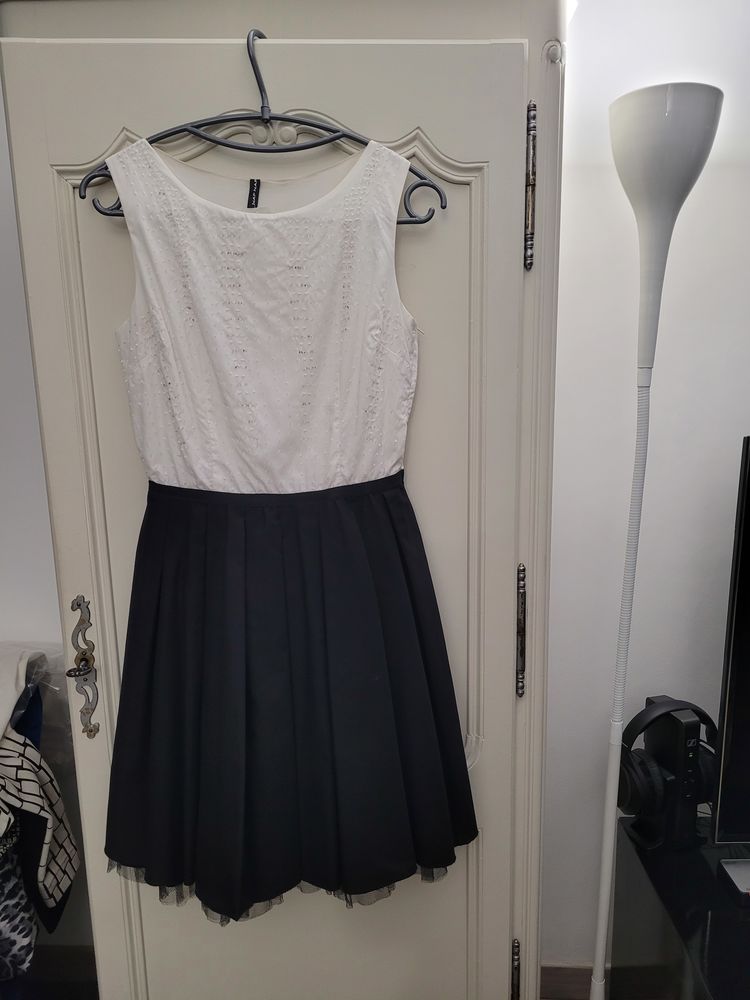 Une belle robe chic  de chez 
NAF  -NAF 40 Vincennes (94)