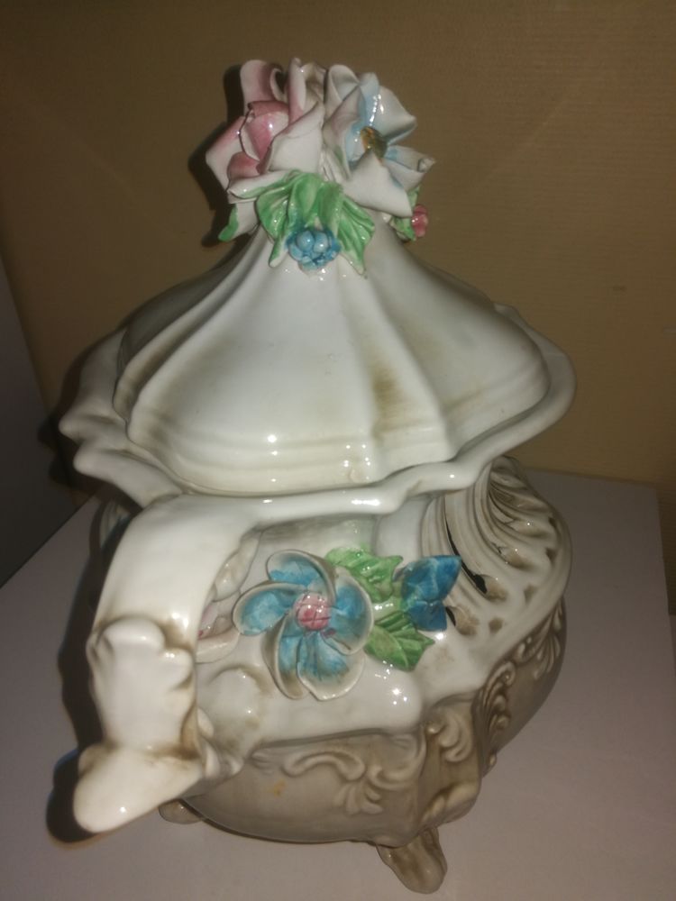 Belle soupi�re en fa�ence 8 Le Creusot (71)