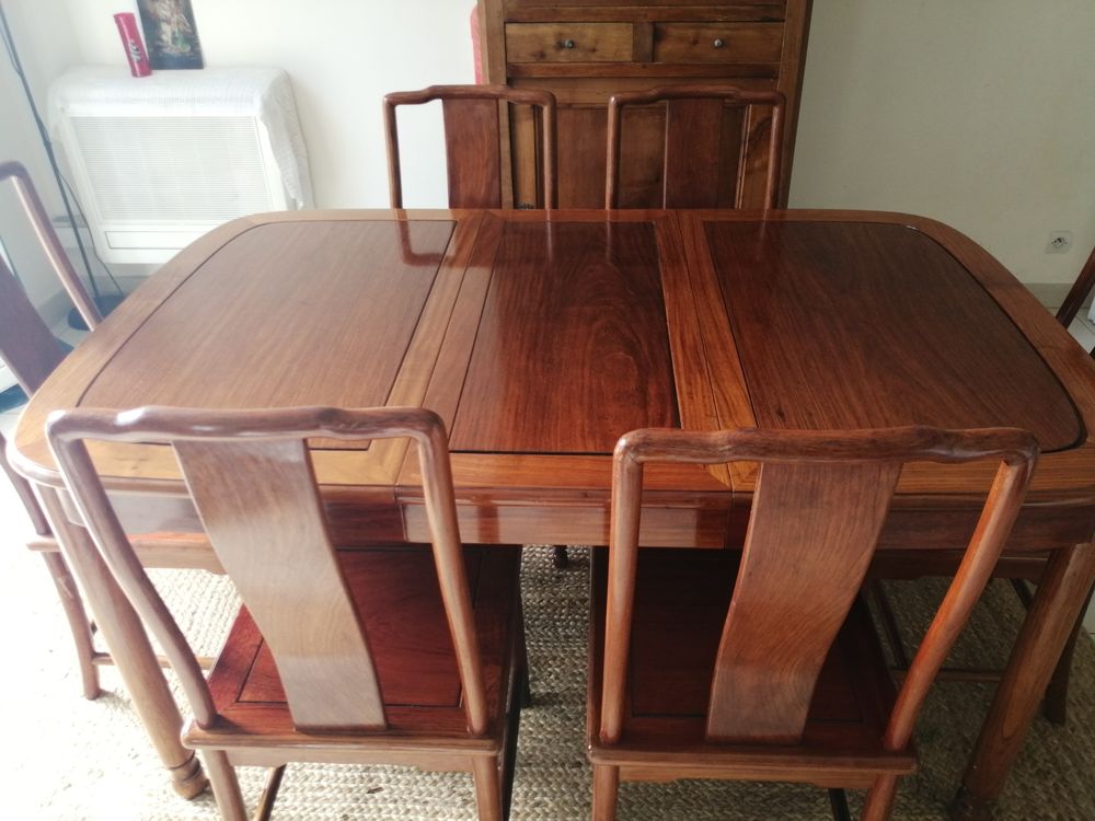 Belle table et ses six chaises en merisier massif
700 Vitry-sur-Seine (94)