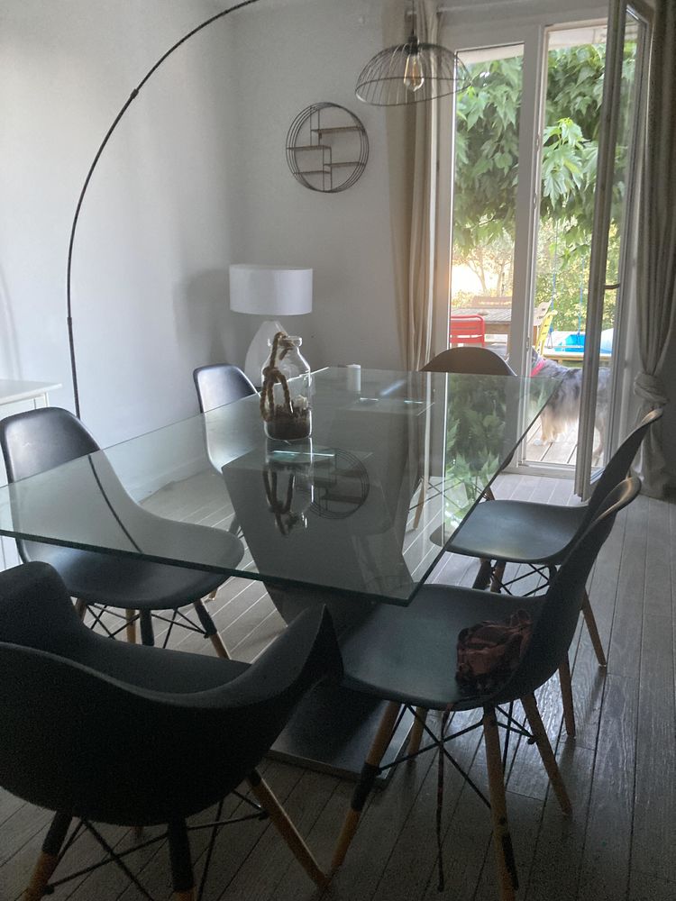 belle table � manger en verre 6/8 personnes sans les chaises 250 Aix-en-Provence (13)