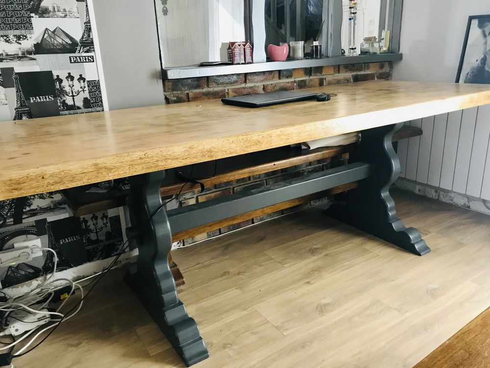 Belle table monast�re bois massif + 2 bancs 500 Villiers-sur-Marne (94)
