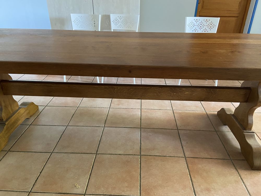 Belle table, monast�re en ch�ne massif 1300 Saint-Pierre-de-Chandieu (69)