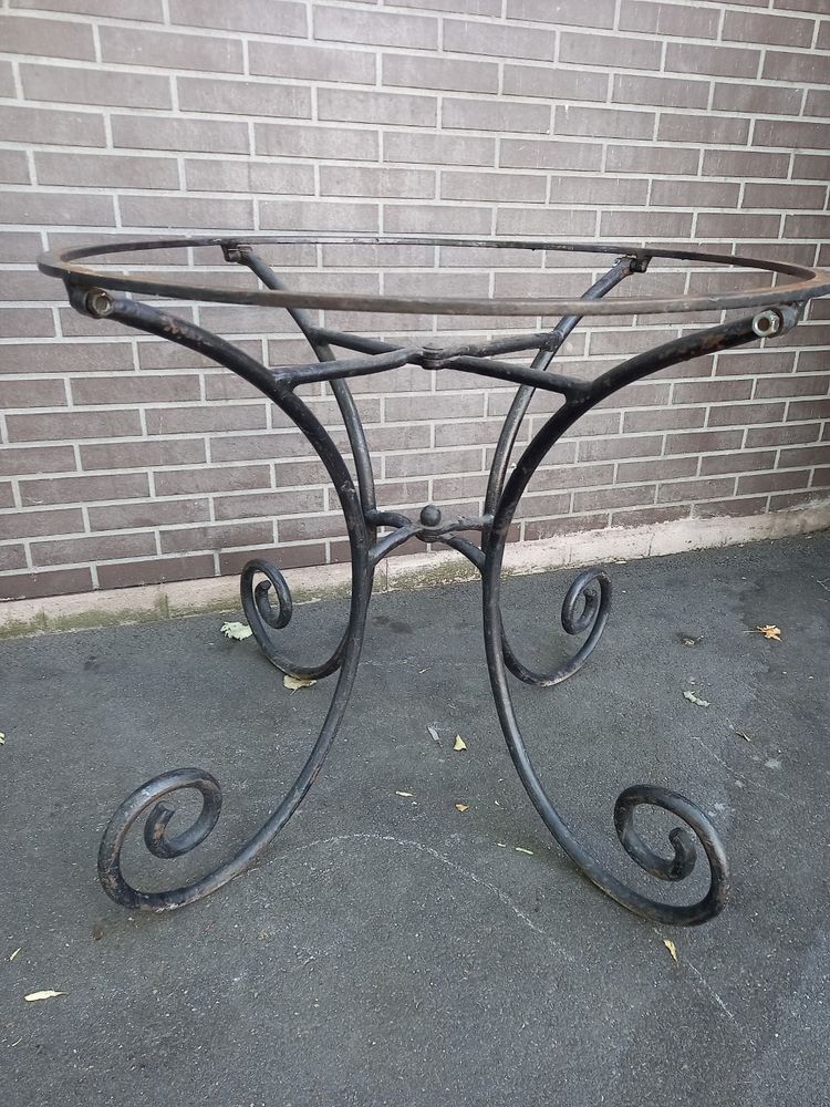 BELLE TABLE EN VERRE ET FER FORGE 400 Paris 17 (75)