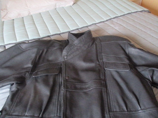 BELLE VESTE CUIR NOIR DE QUALITE. 80 Uckange (57)
