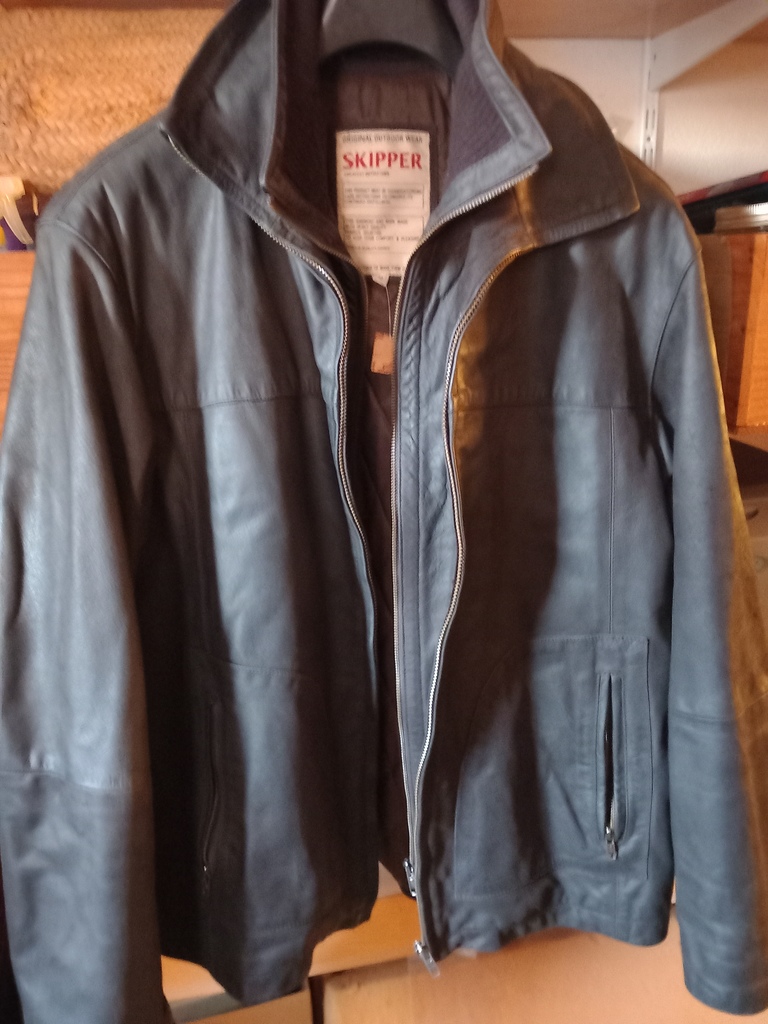 Belle veste longue tout cuir excellent etat 30 Puget-Ville (83)