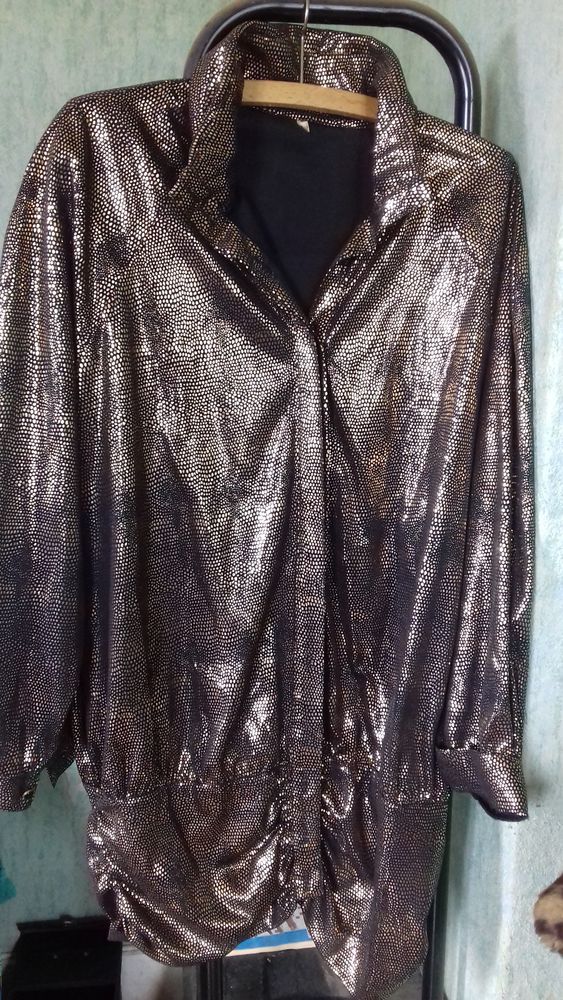 Belle veste de soir�e noire pialletee or tr�s jolie coupe 0 Gaillard (74)