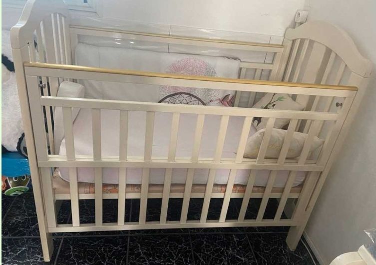 Berceau b�b� + sommier, sans matelas 50 Saint-Denis (97)