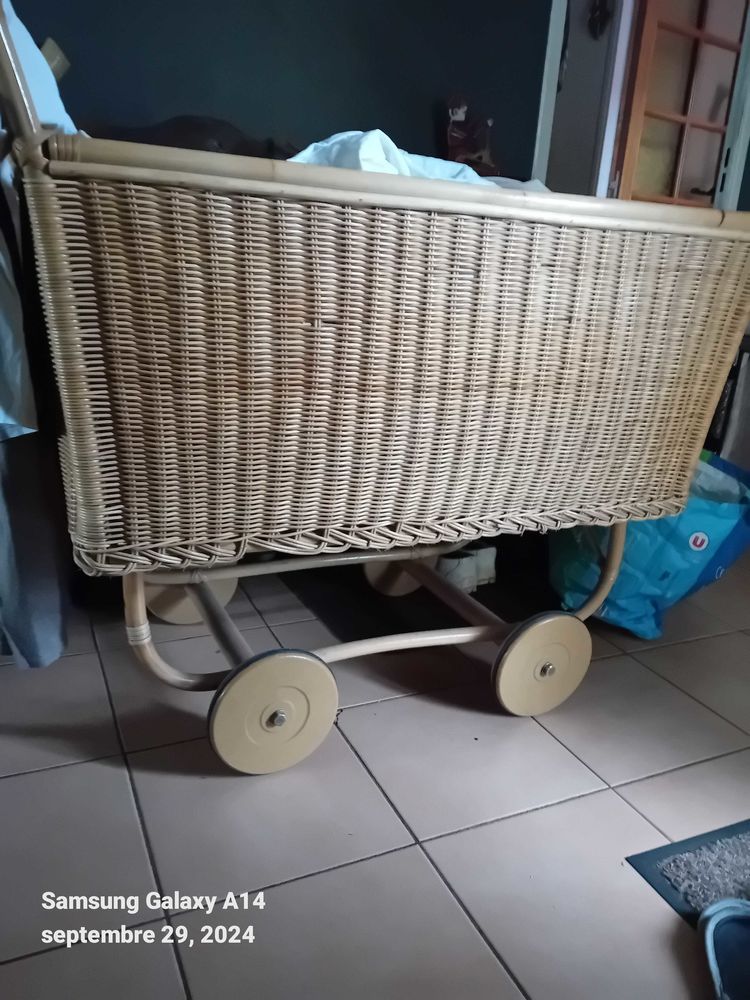 berceau en rotin 25 Rennes (35)