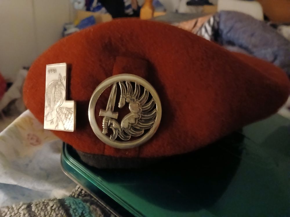 B�ret parachutiste 50 Saint-Quentin (02)